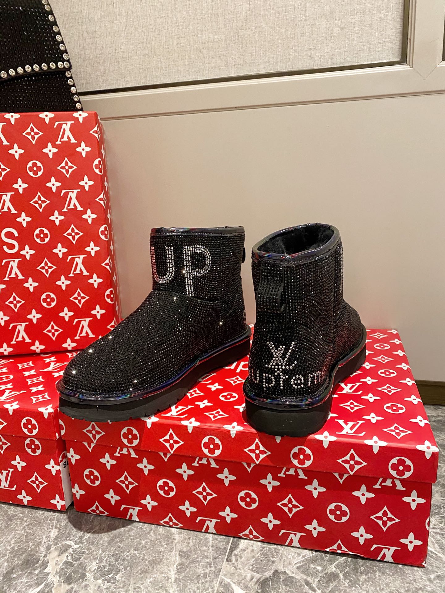 supermen & Louis Vuitton LV cooperation models full of diamonds snow shoes on the new lining pure wool super warm