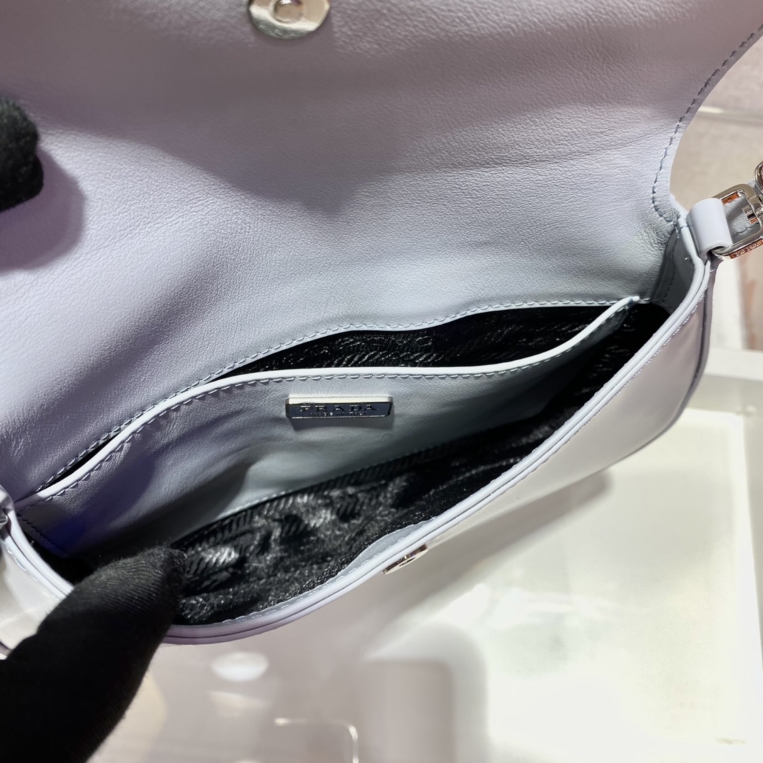 𝐏𝐑𝐀𝐃𝐀 New Underarm Bag 1BD311