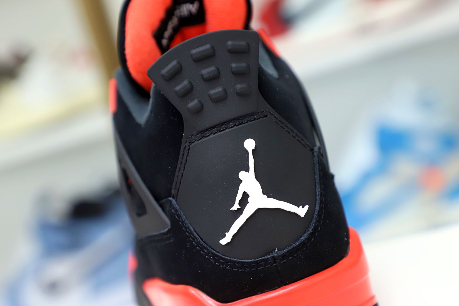 AIR JORDAN 4 RETRO RED THUNDER