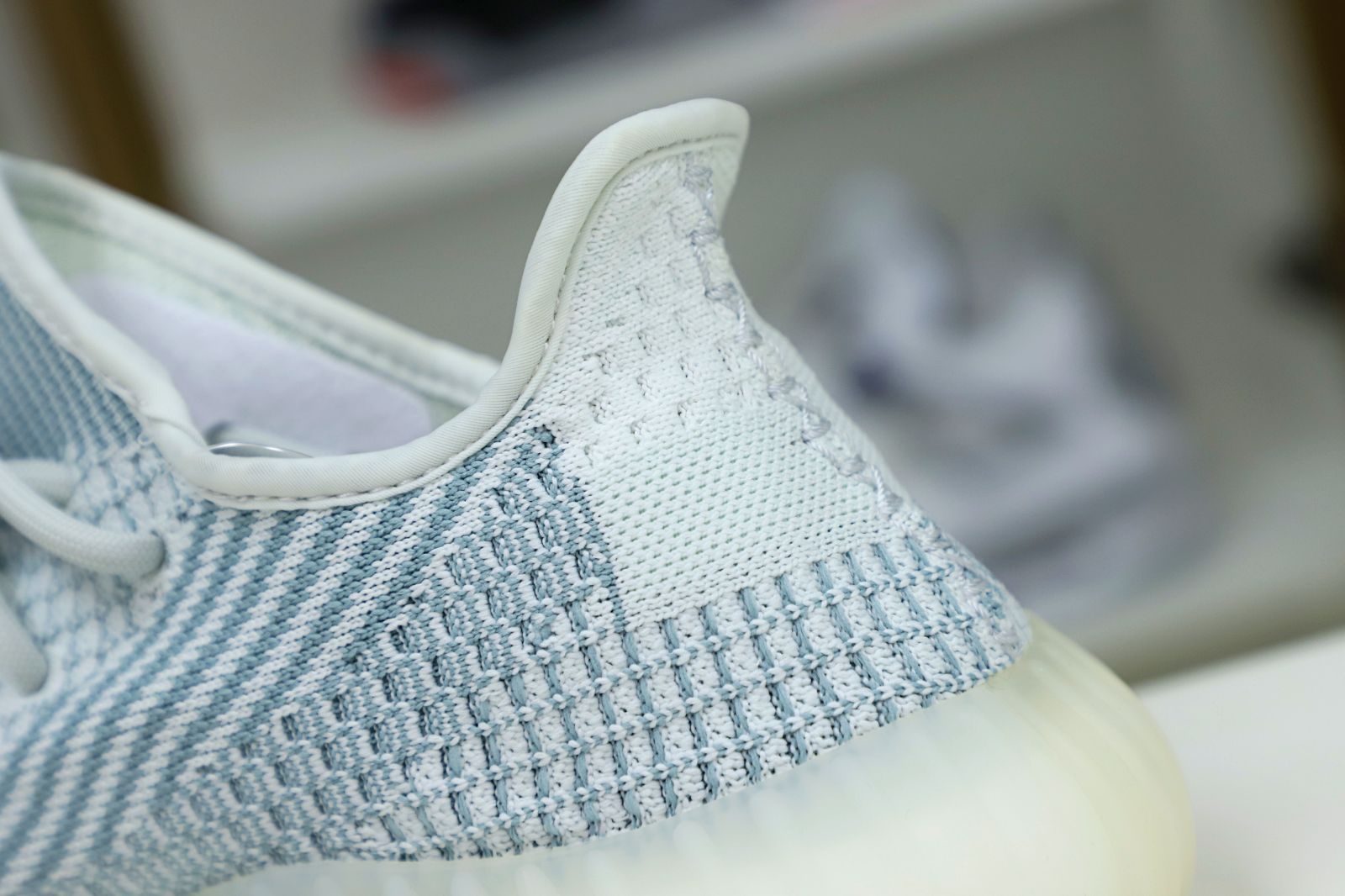 YEEZY BOOST 350 V2 CLOUD WHITE NON-REFLECTIVE