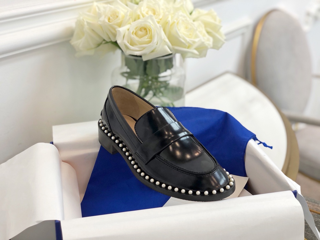 STUART WEITZMAN w Super good wearable Louboutins 〰️ million years classic small leather shoes