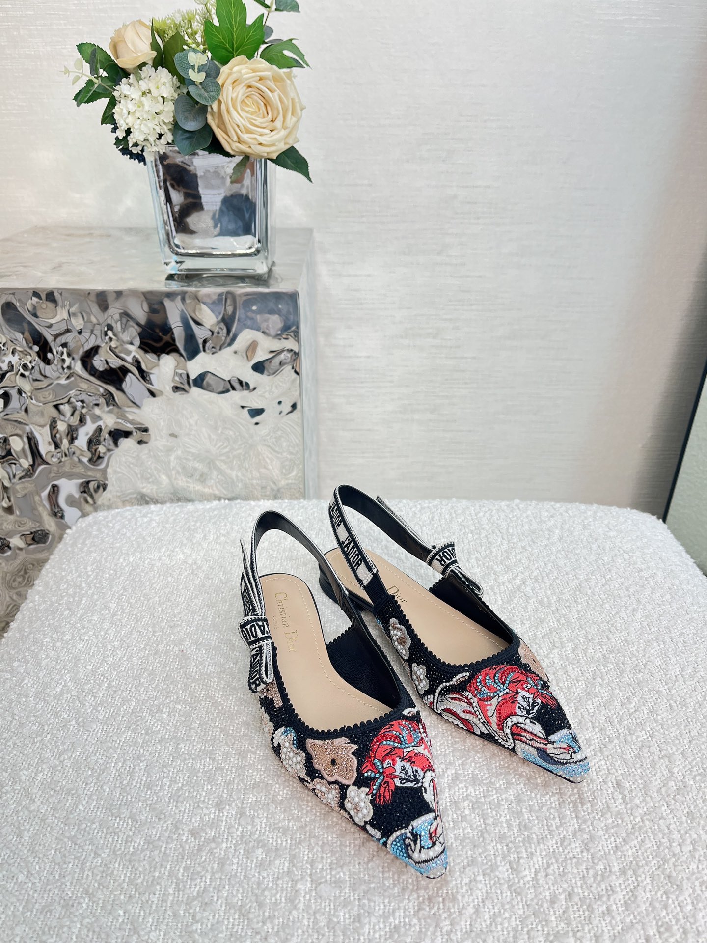𝐉'𝐀𝐝𝐢𝐨𝐫 ｜𝟐𝟎𝟐𝟑𝐒𝐒/𝐧𝐞𝐰 Printed embroidered high heels