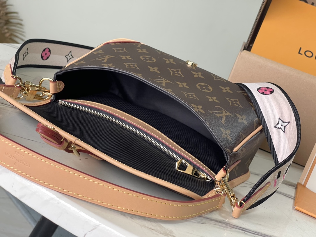 𝐋𝐎𝐔𝐈𝐒 𝐕𝐔𝐈𝐓𝐓𝐎𝐍    M45985