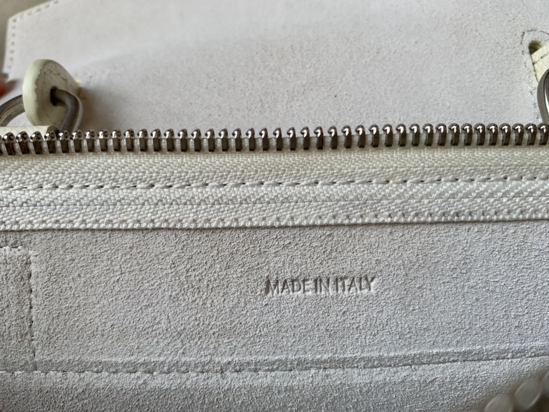 𝐂𝐞𝐥𝐢𝐧𝐞 Belt Bag Catfish Bag Small Grained Calfskin