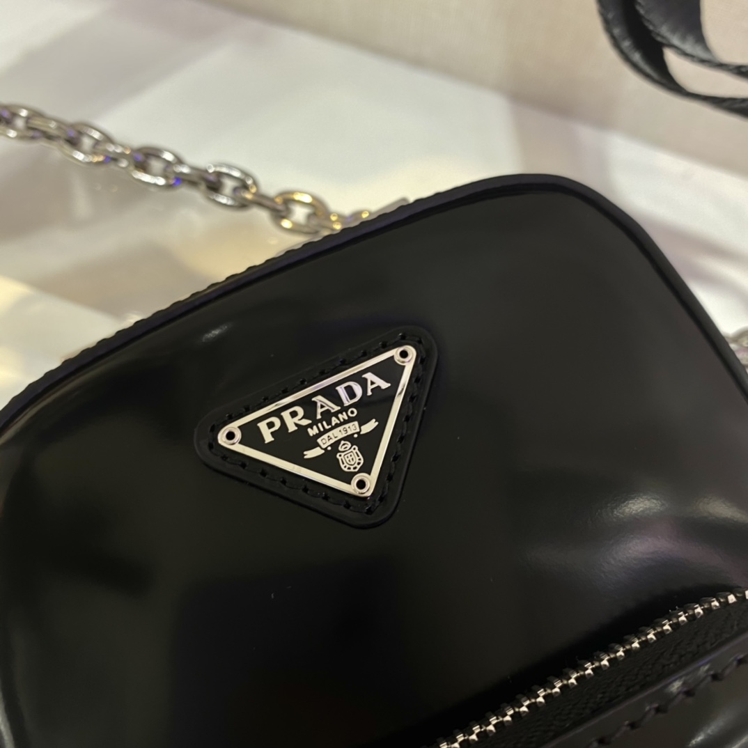 𝐏𝐑𝐀𝐃𝐀 1BH183 Mini handbag
