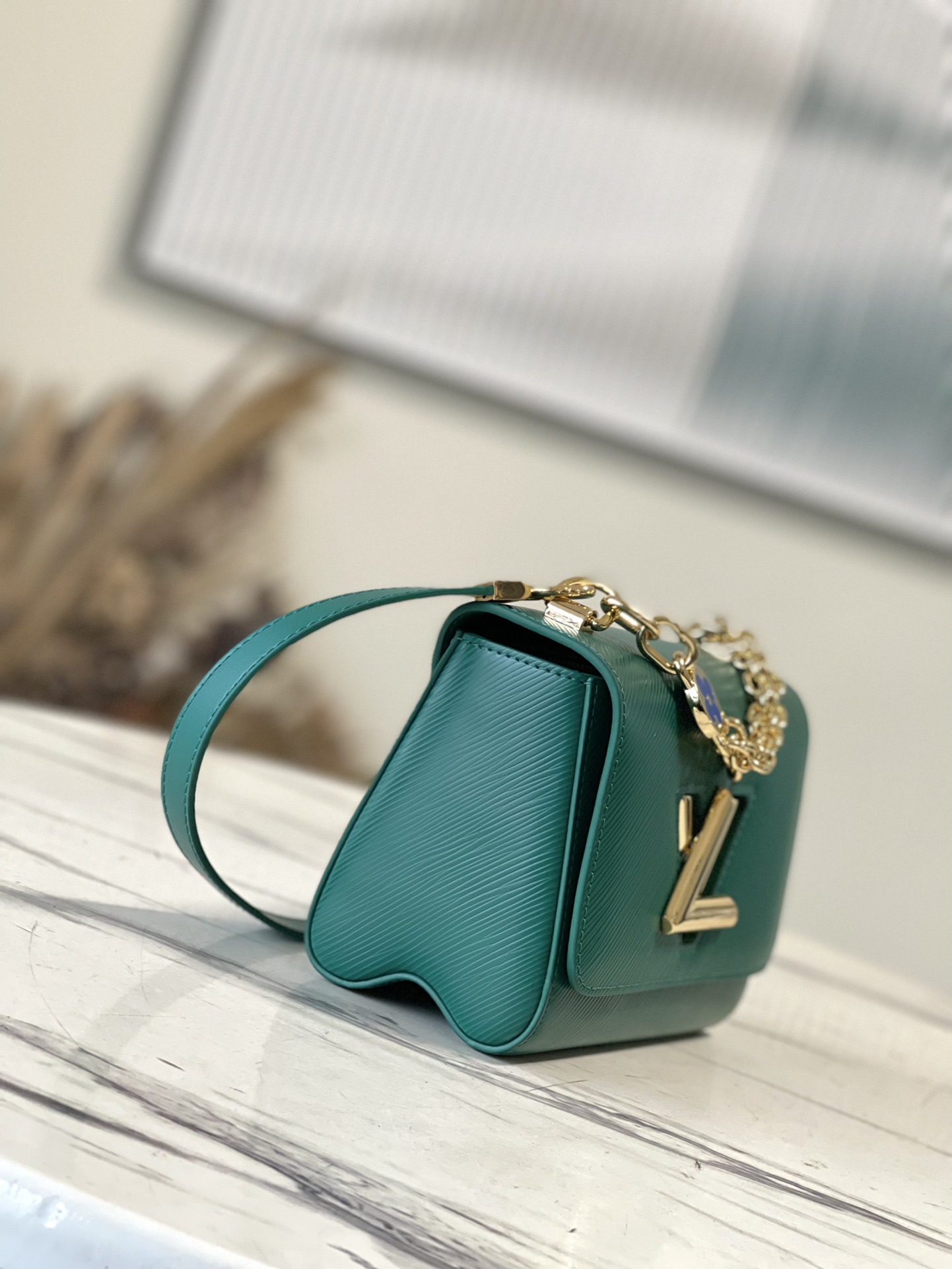 𝐋𝐎𝐔𝐈𝐒 𝐕𝐔𝐈𝐓𝐓𝐎𝐍    M21649