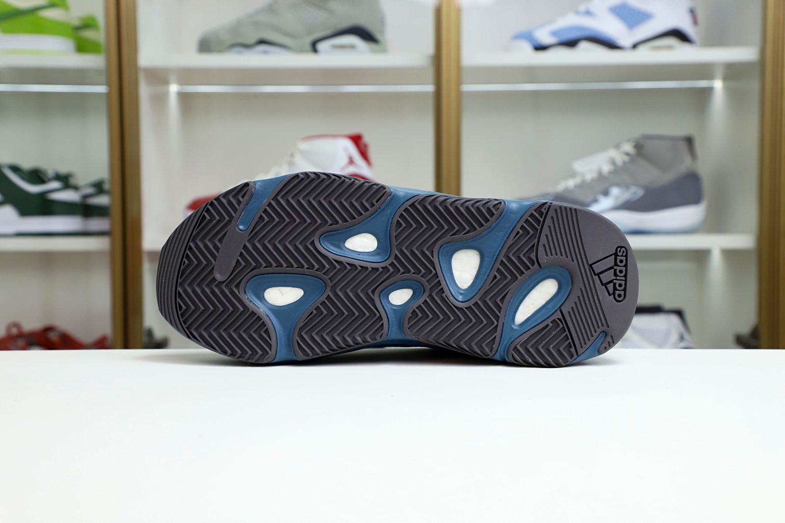 Yeezy boost 700 Faded