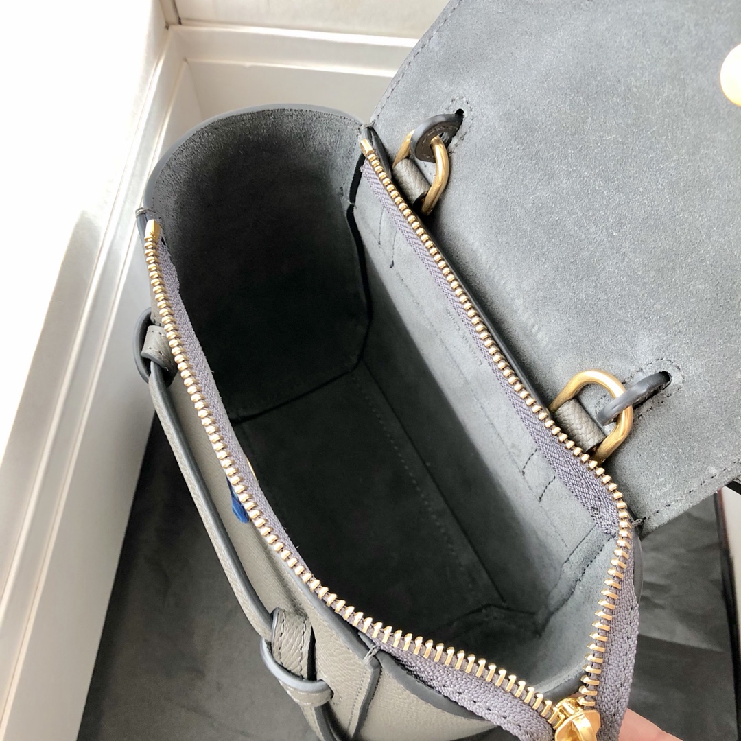 𝐂𝐞𝐥𝐢𝐧𝐞 𝐛𝐞𝐥𝐭 𝐩𝐢𝐜𝐨 𝟏𝟔𝐜𝐦 Grained Calfskin Bag