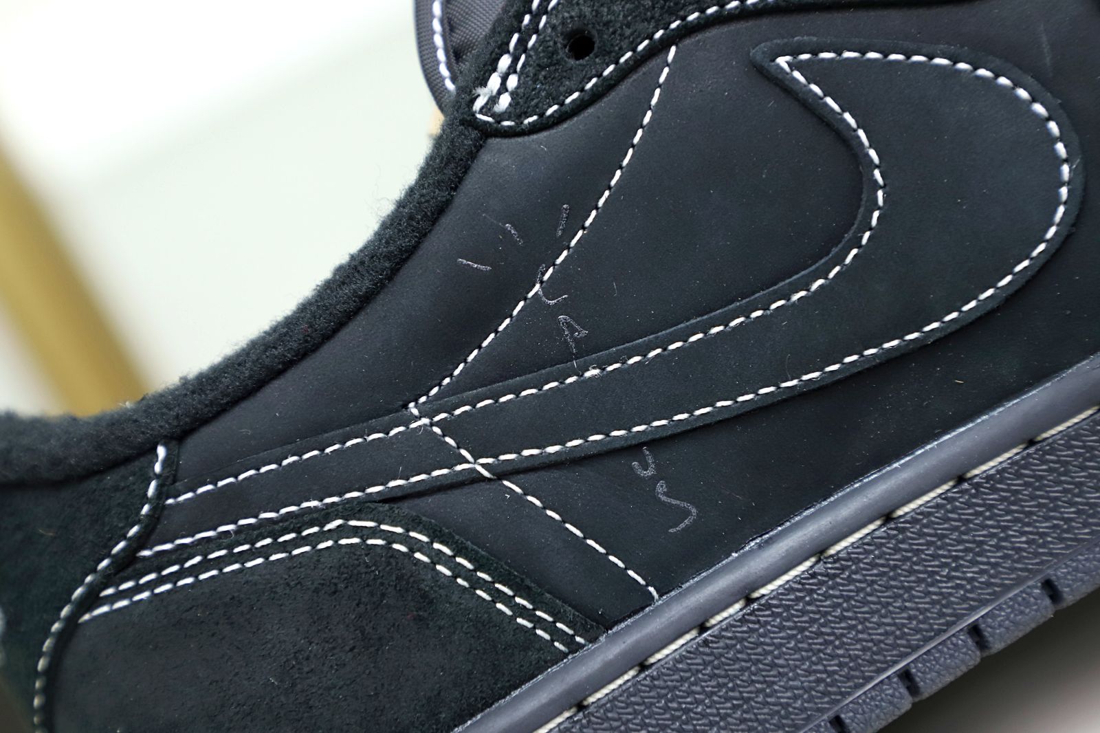 TRAVIS SCOTT X NIKE AIR JORDAN 1 LOW OG BLACK/PHANTOM