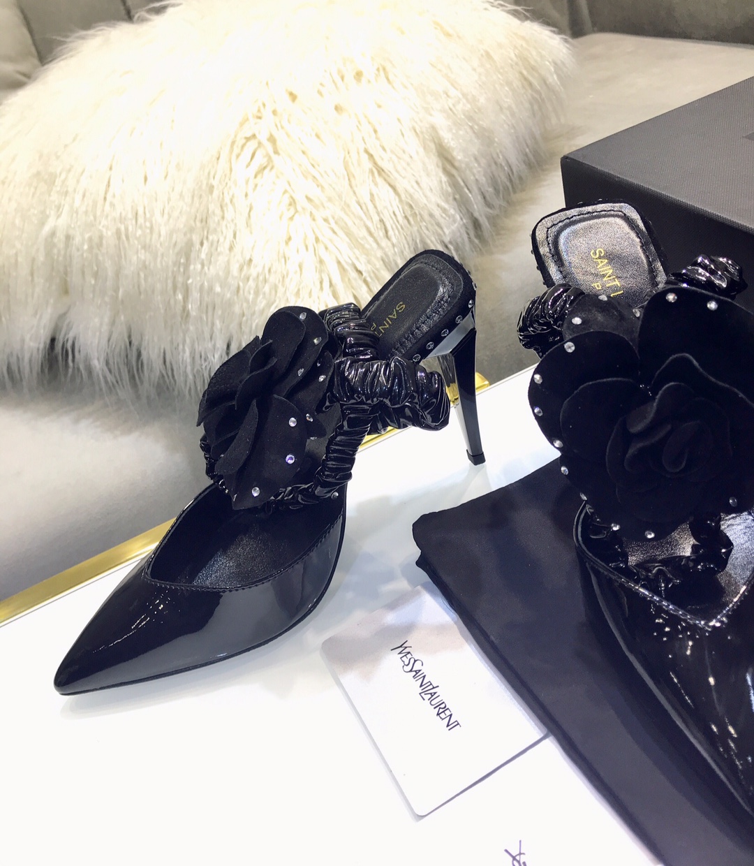 [Saint Laurent / Saint Laurent] YSL show live 18SS spring and summer show new ladies pointed high heels