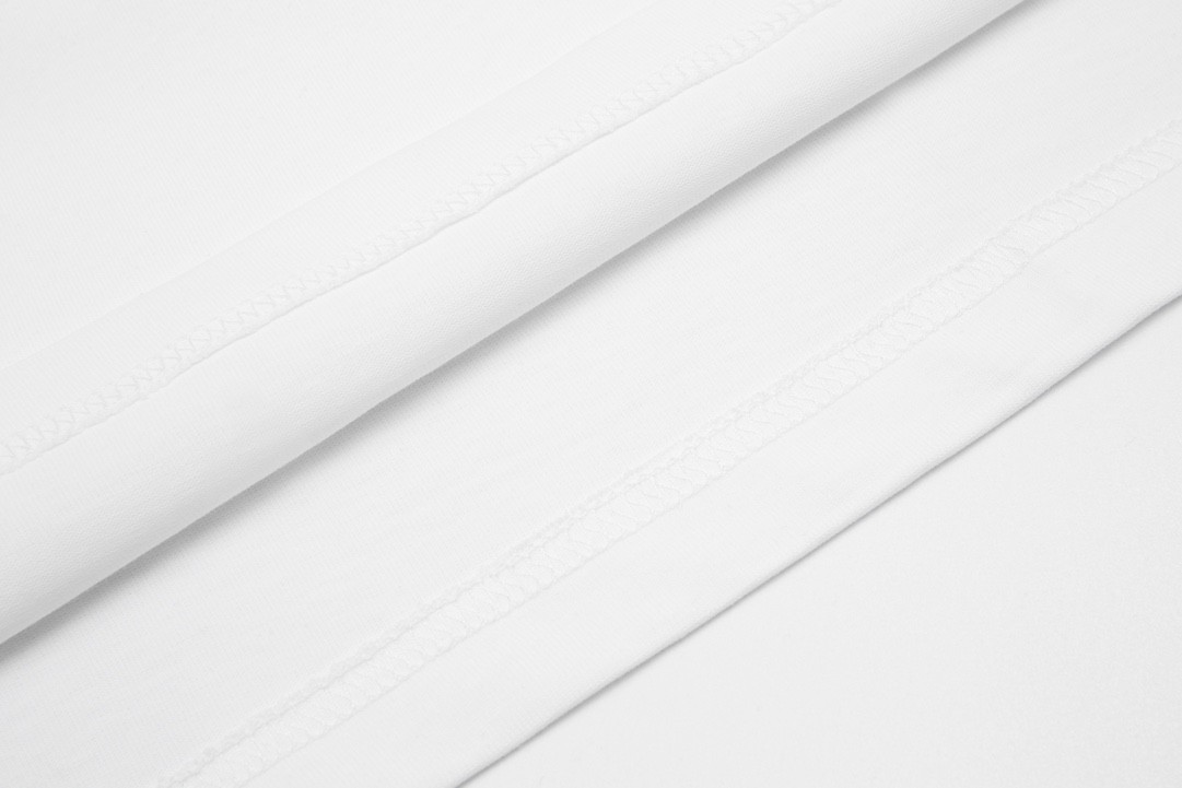 Gucci Gradient Letter Logot shirt