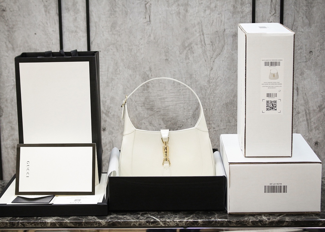 GUCCI 𝕁𝕒𝕔𝕜𝕚𝕖 1961 Small Series #636709