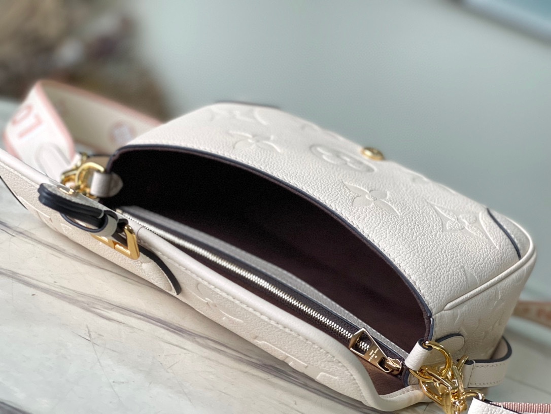 𝐋𝐎𝐔𝐈𝐒 𝐕𝐔𝐈𝐓𝐓𝐎𝐍      M46388