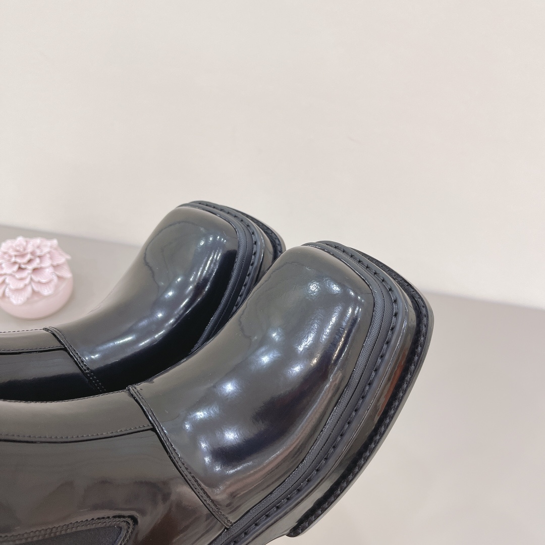 shushuton | 𝟐𝟎𝟐𝟏/𝐒𝐒 𝐧𝐞𝐰 2022 fall and winter runway show models, thick-soled square toe waterproof platform boots