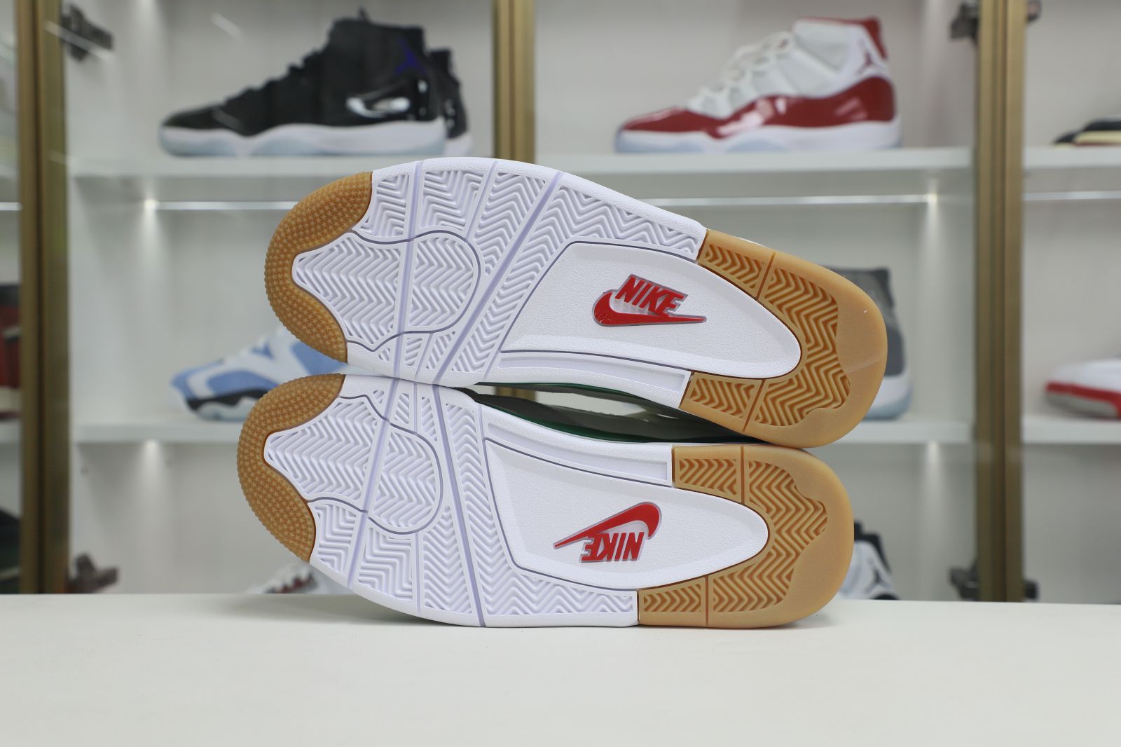 NIKE SB X AIR JORDAN 4 RETRO PINE GREEN