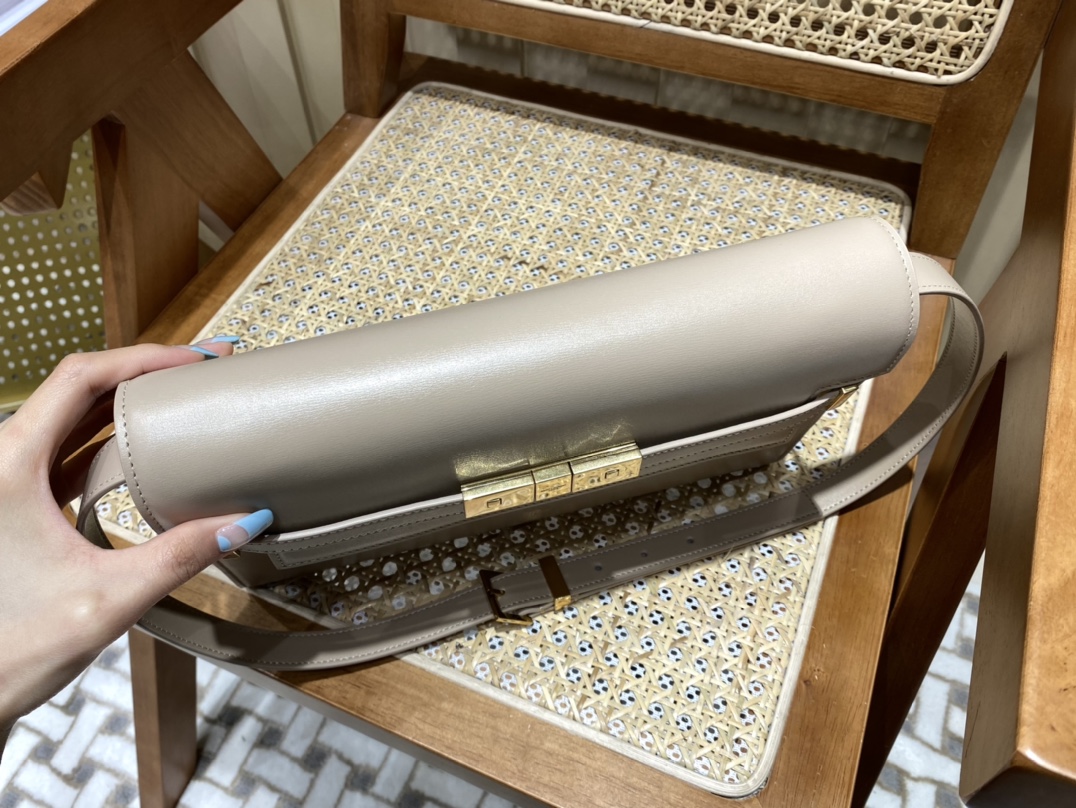 SAINT LAURENT 𝑴𝒂𝒏𝒉𝒂𝒕𝒕𝒂𝒏 〈Original leather version〉#579271