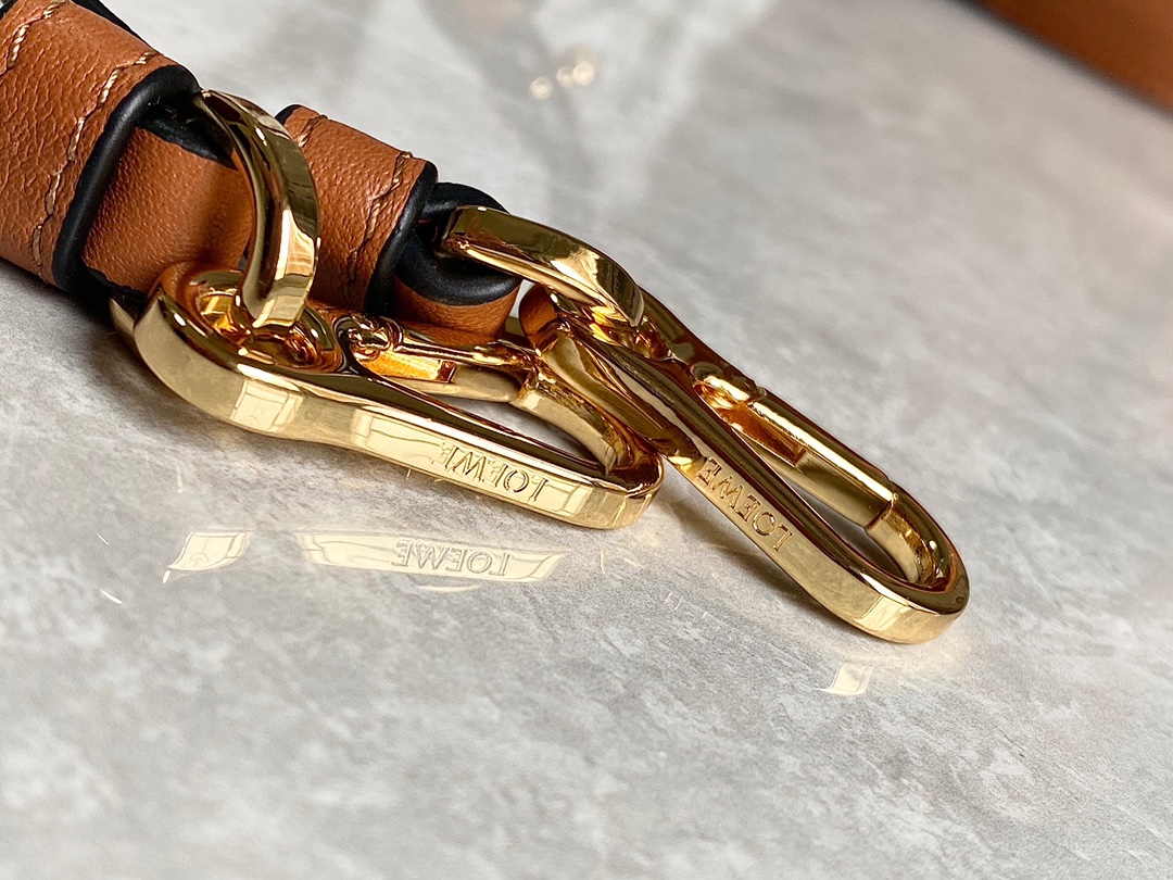 LOEWE Luojia brown elephant 🐘 shoulder bag