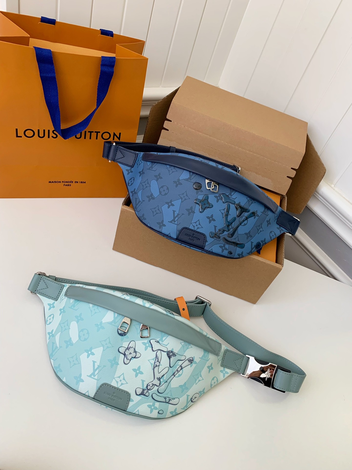 Louis Vuitton 2023 New DISCOVERY Water Drop Green Waistpack M22765 Size: 44 * 15 * 9cm