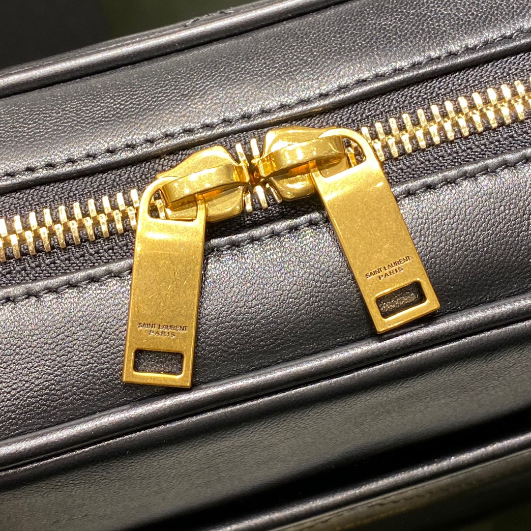 SAINT LAURENT 𝐋𝐄 𝐌𝐀𝐈𝐋𝐋𝐎𝐍 #669308.JD