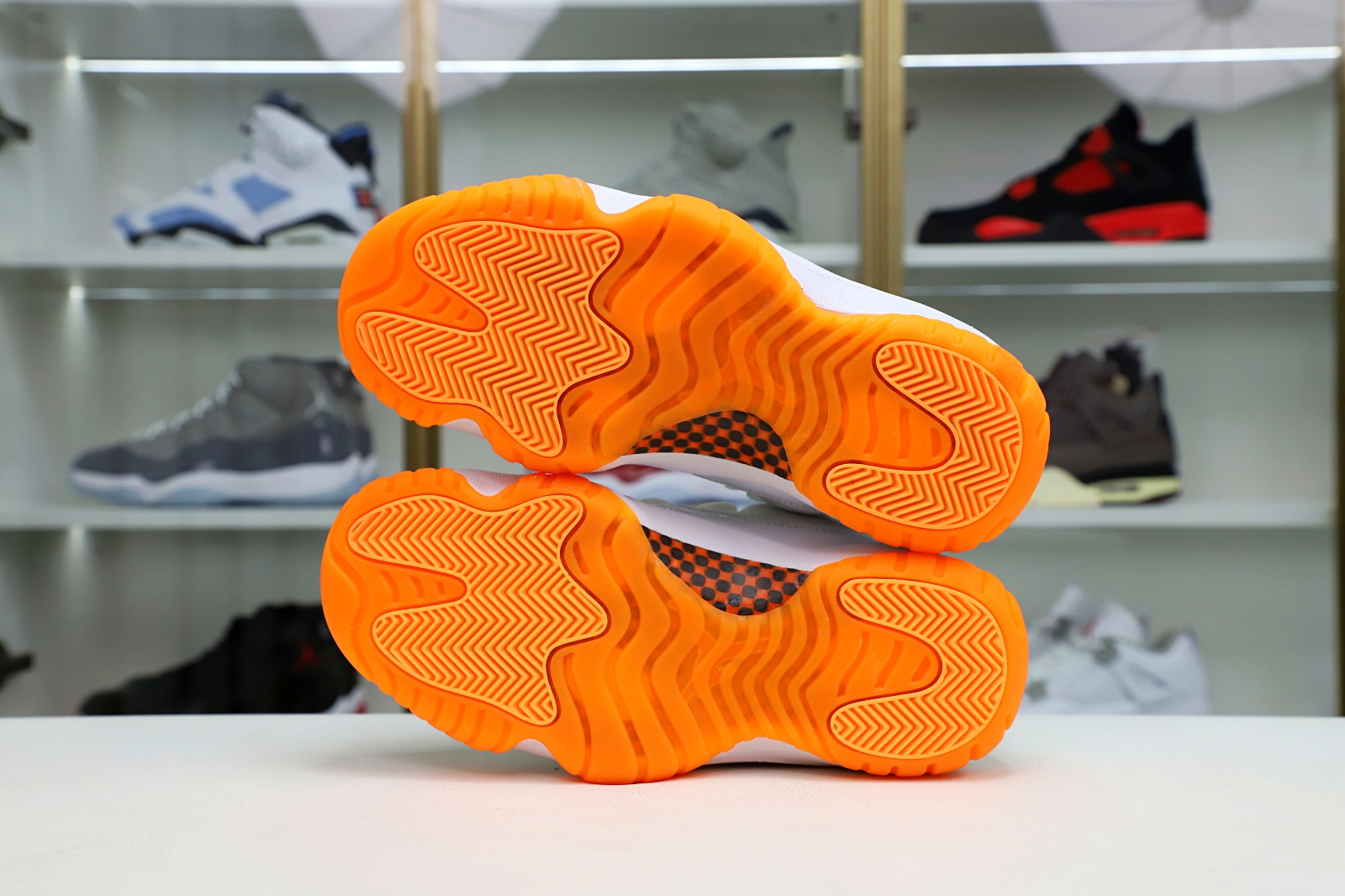 WMNS AIR JORDAN 11 RETRO LOW BRIGHT CITRUS