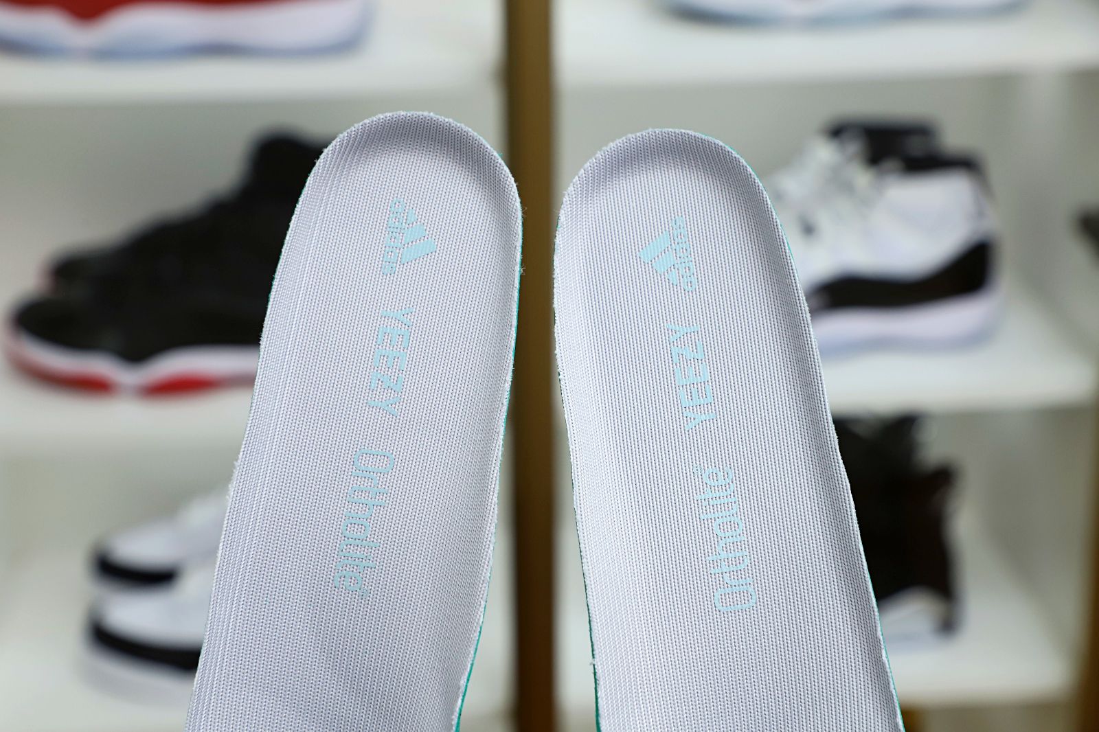 Yeezy boost 700 V2 inertia