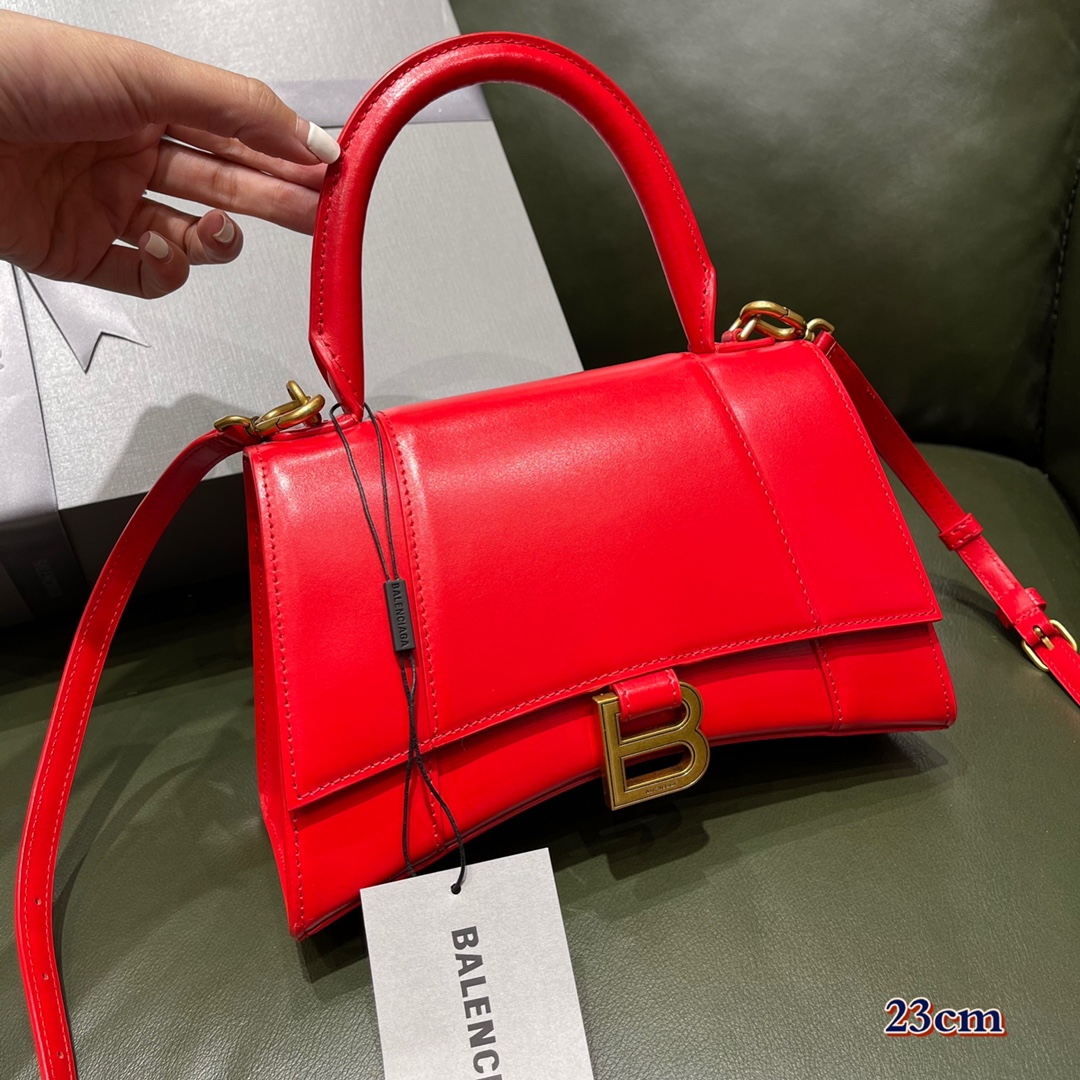 BALENCIAGA 𝐇𝐨𝐮𝐫𝐠𝐥𝐚𝐬𝐬 𝐒 The hourglass bag of the fashion world
