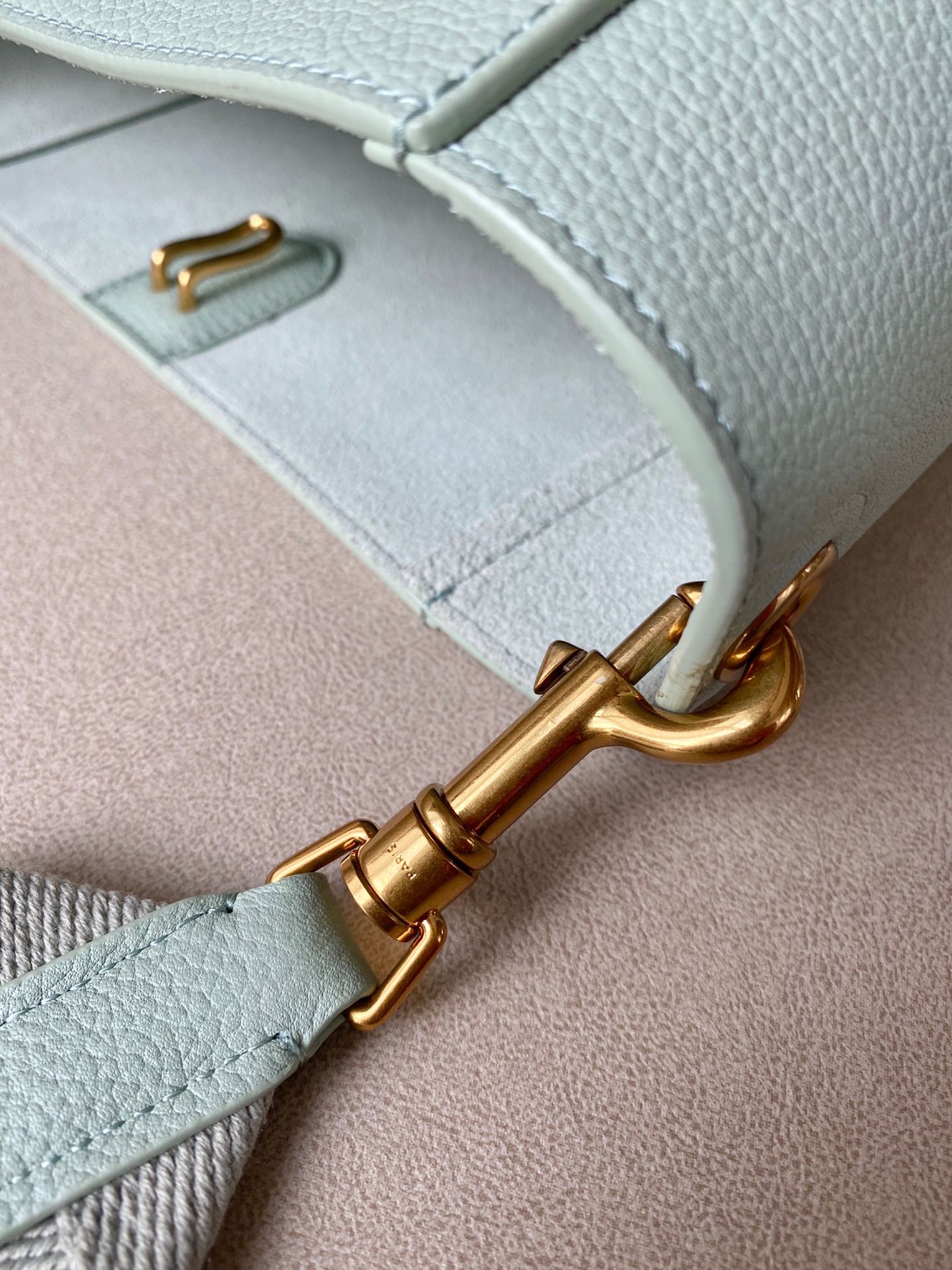 𝐂𝐞𝐥𝐢𝐧𝐞 SANGLE BUCKET Small wide striped fabric bucket bag