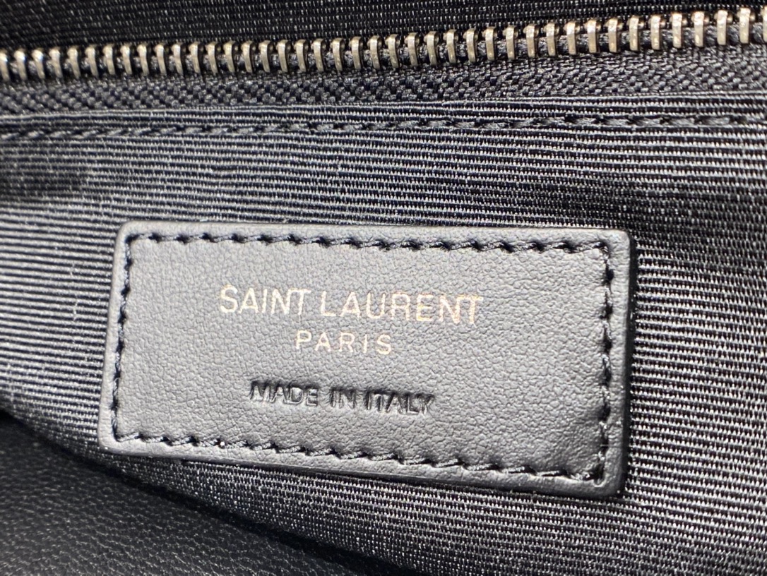 SAINT LAURENT  𝐍𝐢𝐤𝐢 28𝐜𝐦 #633158