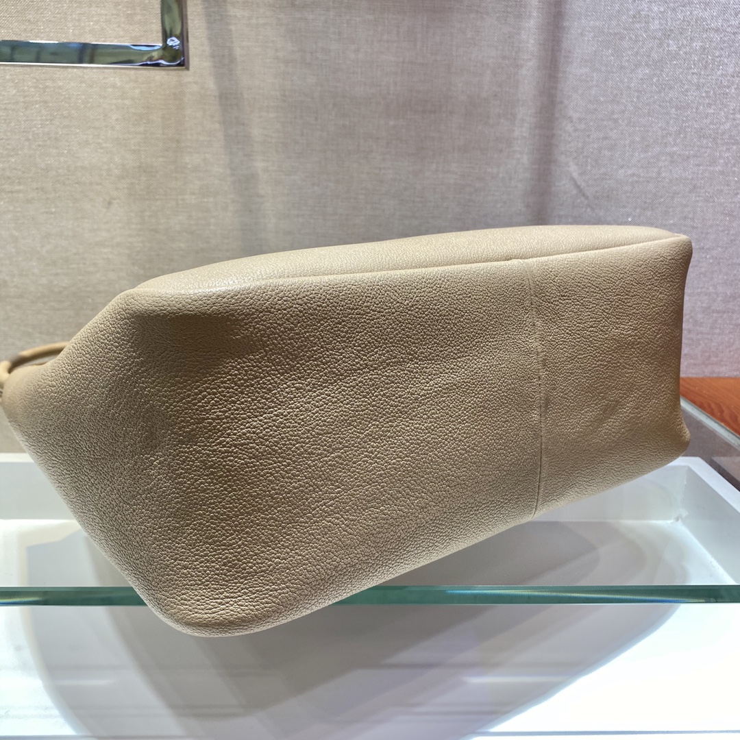 𝐏𝐑𝐀𝐃𝐀 New Model 1BC142