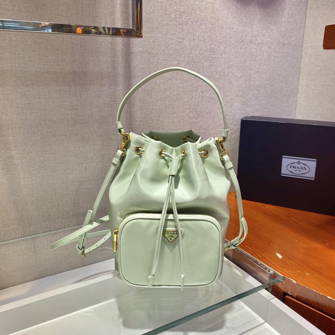 𝐏𝐑𝐀𝐃𝐀 Classic model 1BH038