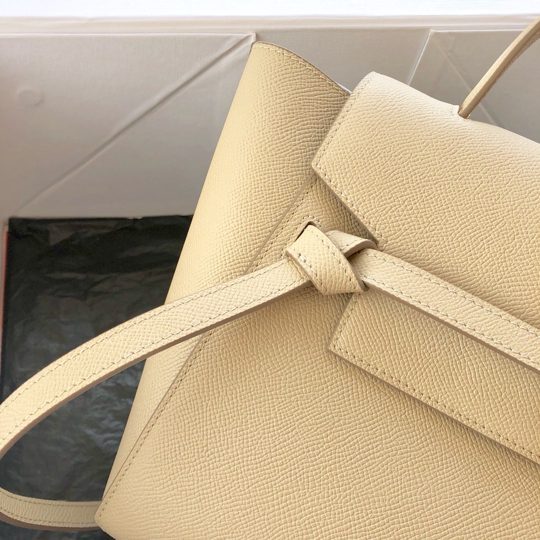 𝐂𝐞𝐥𝐢𝐧𝐞 BELT MICRO BAG in grained calfskin