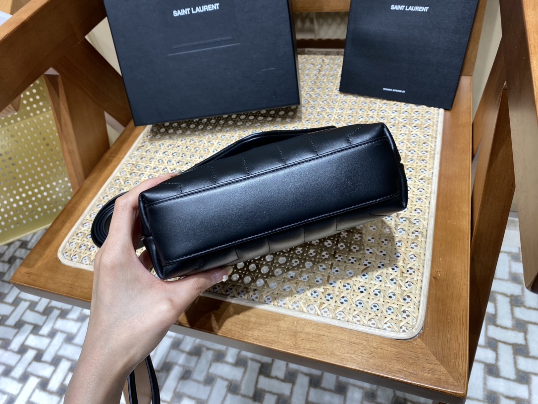 SAINT LAURENT 𝑳𝒐𝒖𝑳𝒐𝒖 #467072.Original leather.JD