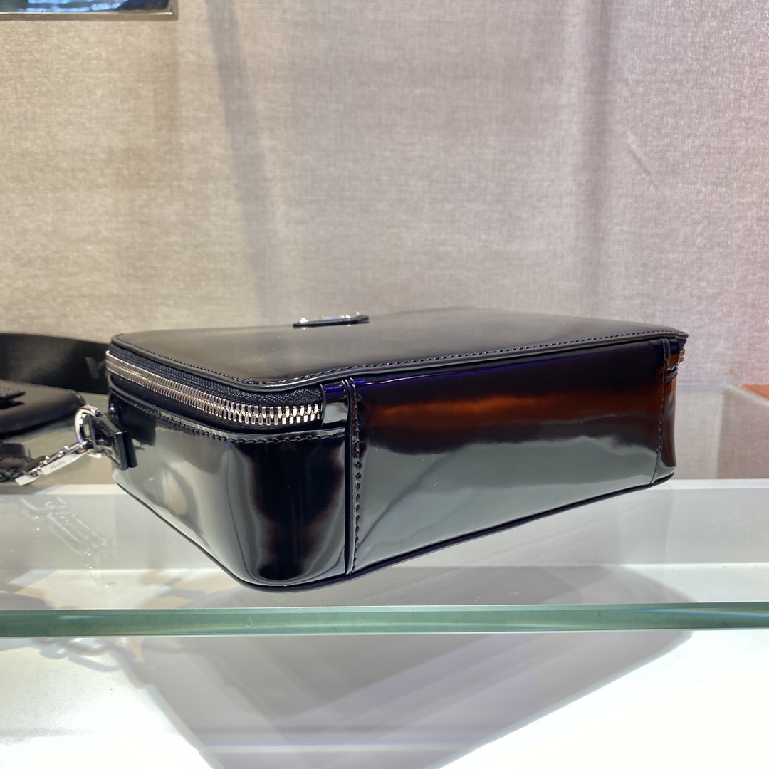 𝐏𝐑𝐀𝐃𝐀 New camera bag 2VH069