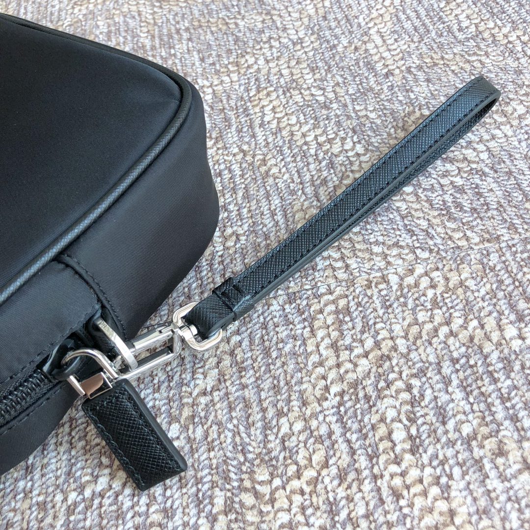 𝐏𝐑𝐀𝐃𝐀 2NE007 Triangle