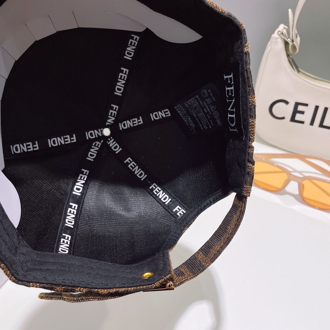 Fendi presbyopia series baseball cap