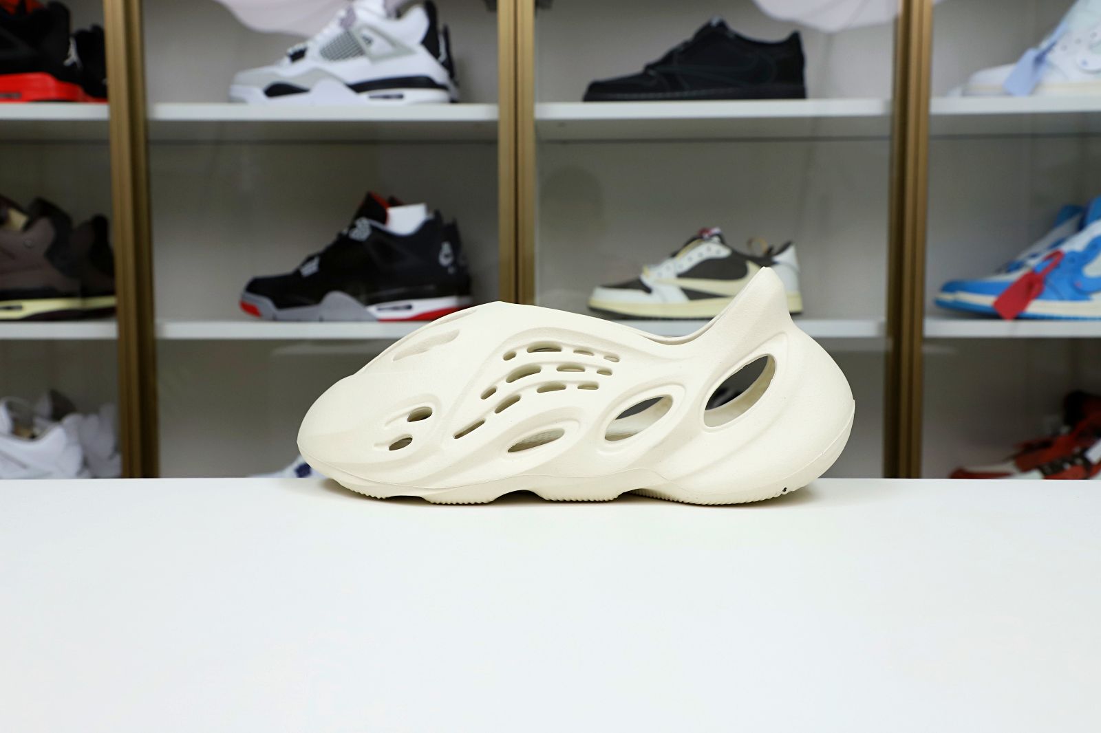 YEEZY FOAM RUNNER ARARAT