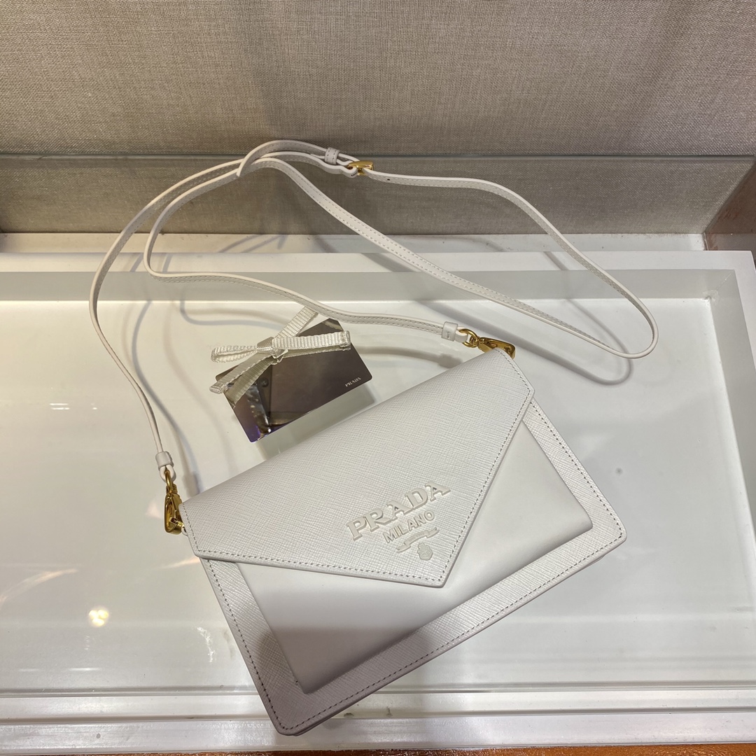 𝐏𝐑𝐀𝐃𝐀 Crossbody bag 1BP020