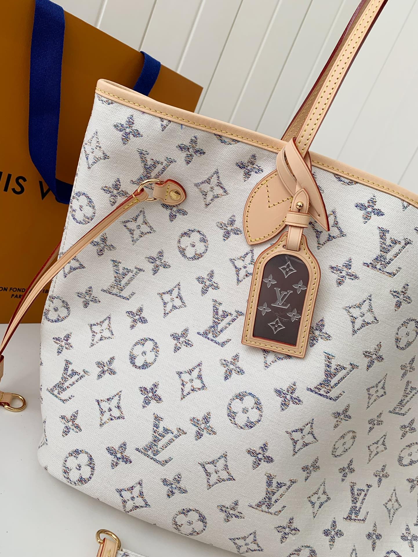 Louis Vuitton Neverfull medium handbag M24905 Size：31*28*14cm
