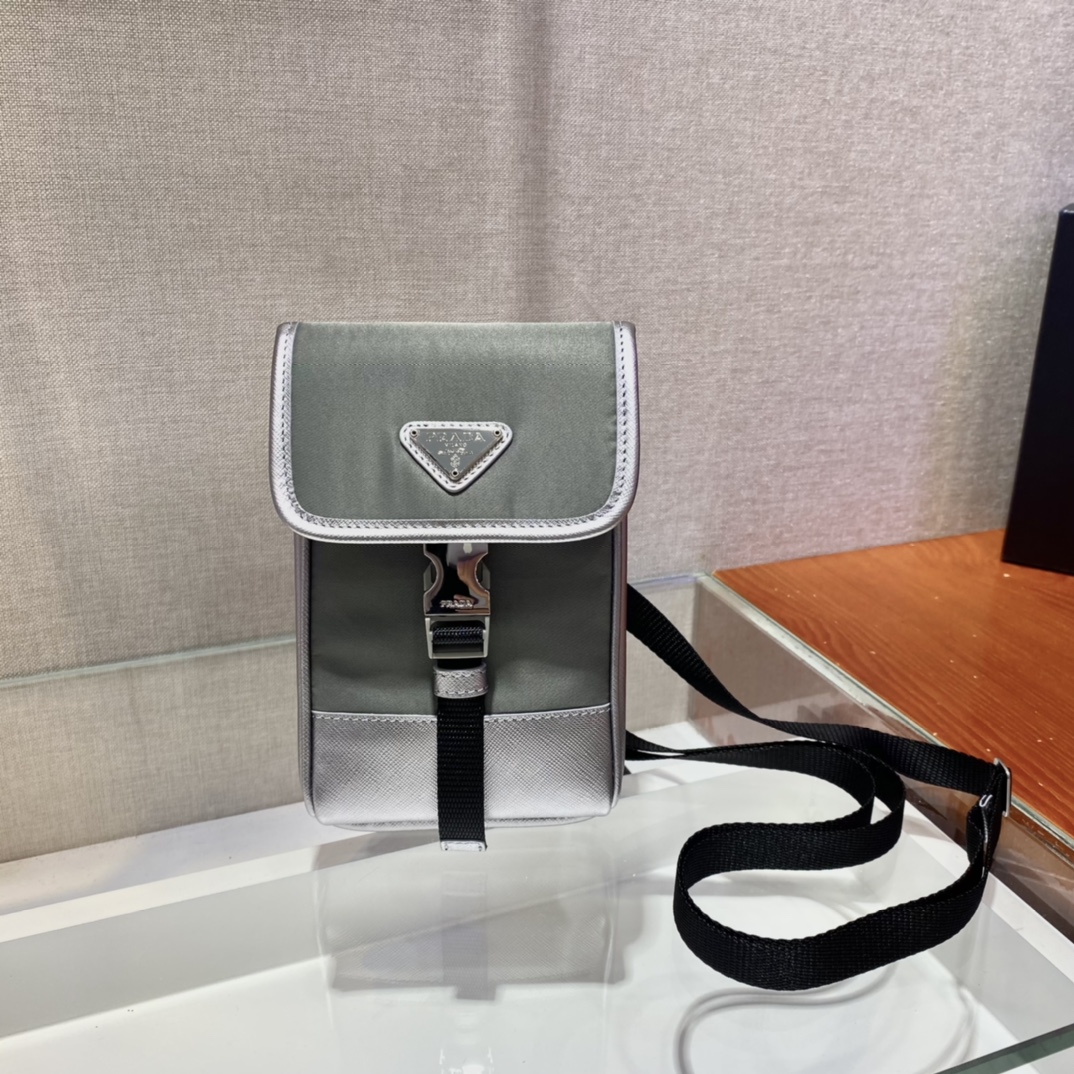 𝐏𝐑𝐀𝐃𝐀𝐀 New cell phone bag