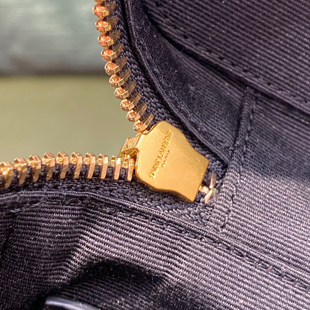 AINT LAURENT 80’s 𝙑𝙖𝙣𝙞𝙩𝙮 #649779.JD