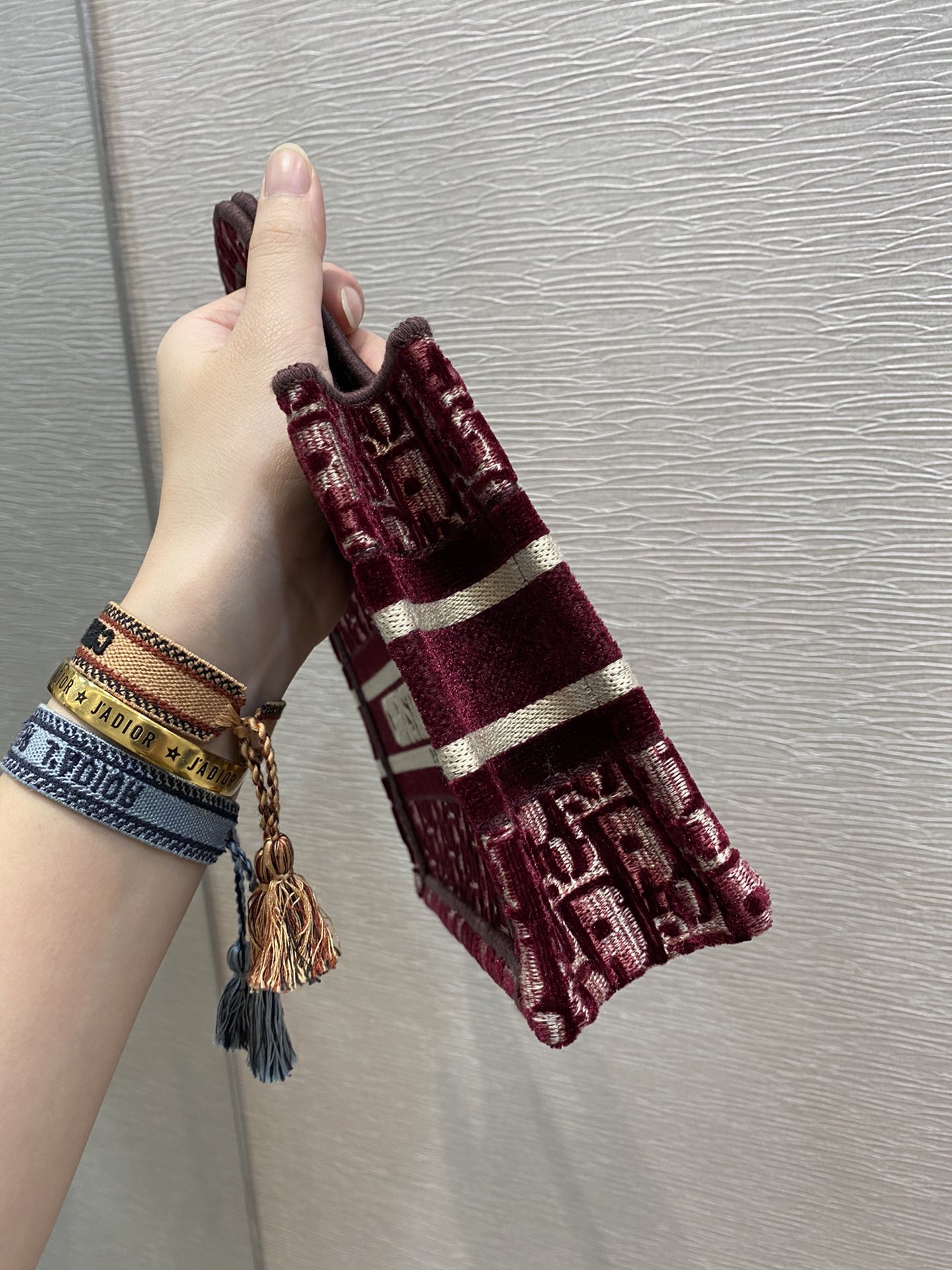 The latest velvet collection for fall/winter, Book Tote