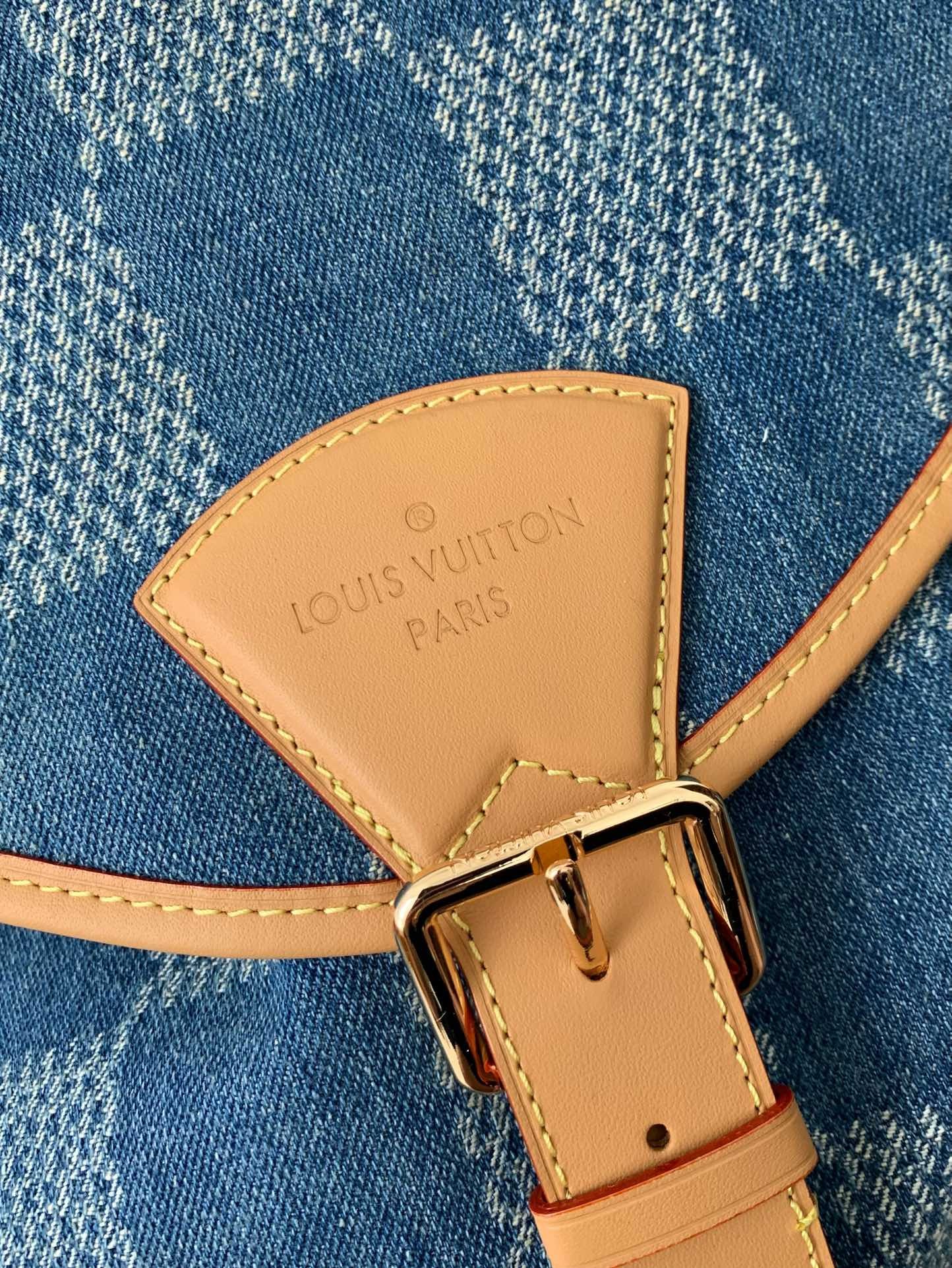 Louis Vuitton Montsouris backpack M40708 Size：32*40*19cm