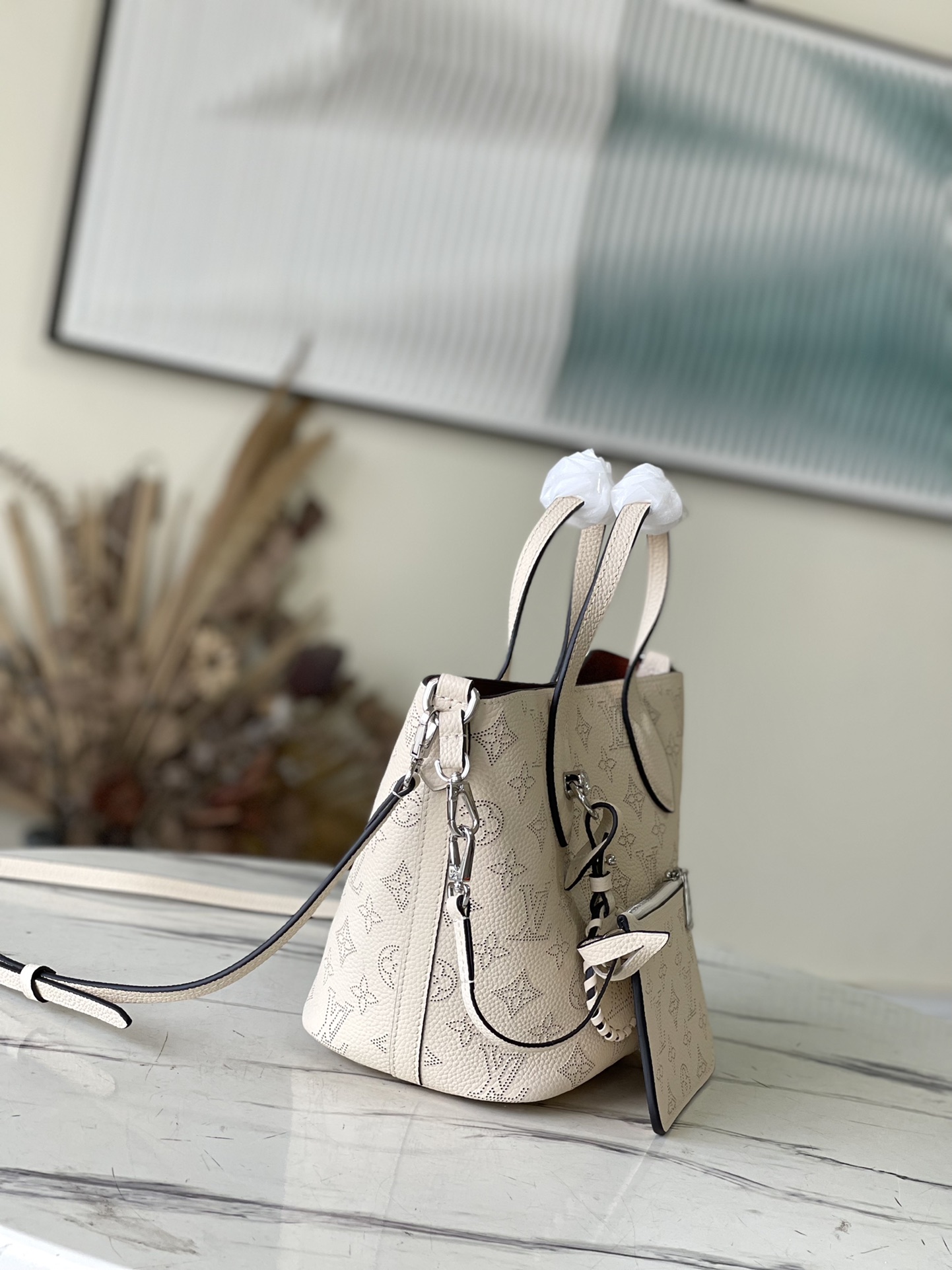 𝐋𝐎𝐔𝐈𝐒 𝐕𝐔𝐈𝐓𝐓𝐎𝐍    M21909