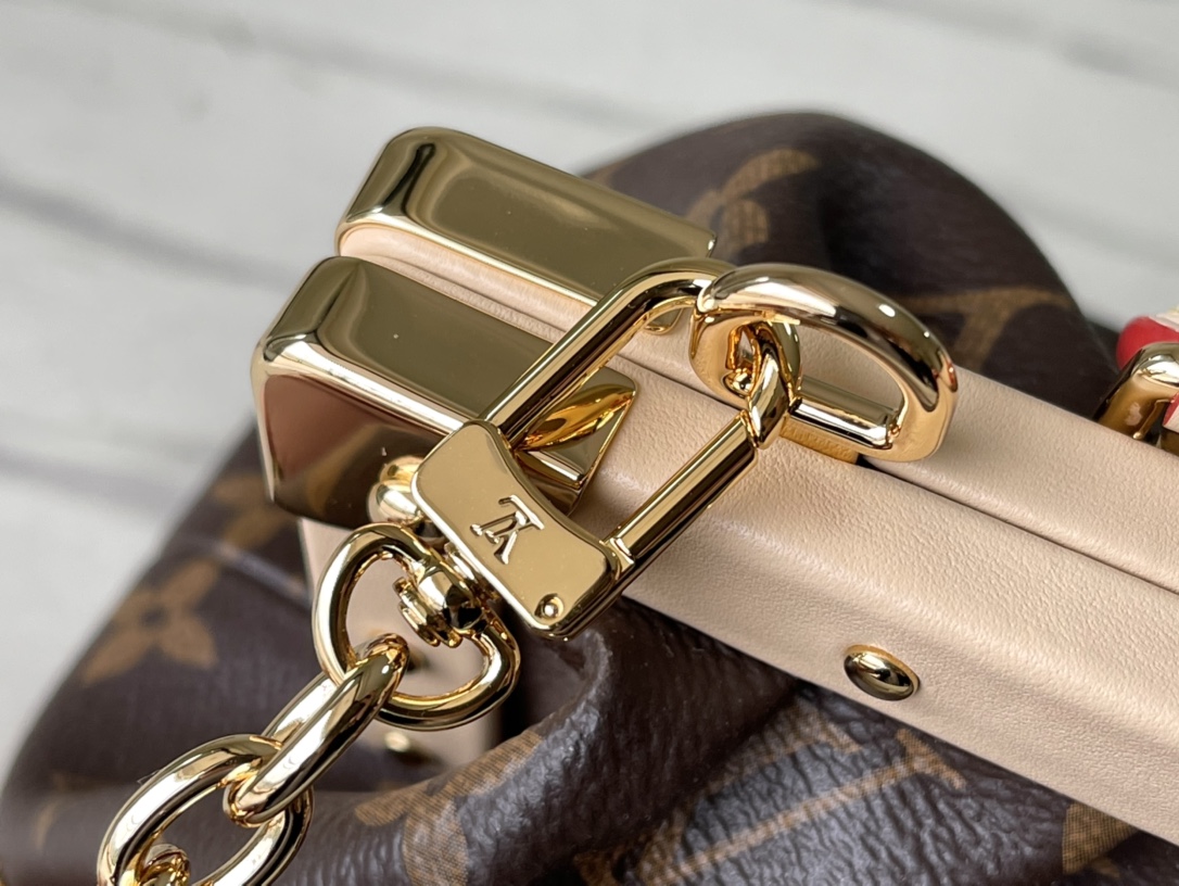 𝐋𝐎𝐔𝐈𝐒 𝐕𝐔𝐈𝐓𝐓𝐎𝐍    M46544