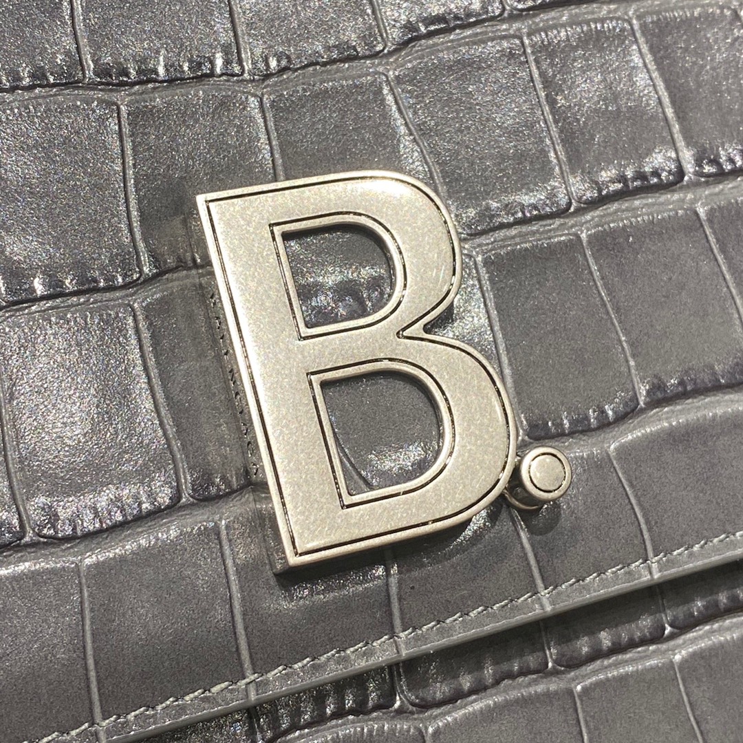 BALENCIAGA 𝘀𝗺𝗮𝗹𝗹 𝗯𝗮𝗴 𝗯𝗮𝗴 crocodile pattern graphite grey silver buckle