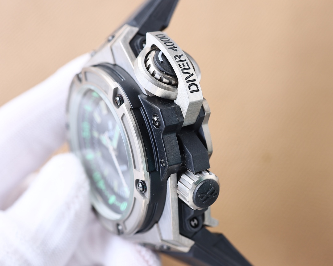 Hublot. King Power Diver 731.NX.1190.RX 【Titanium Case】