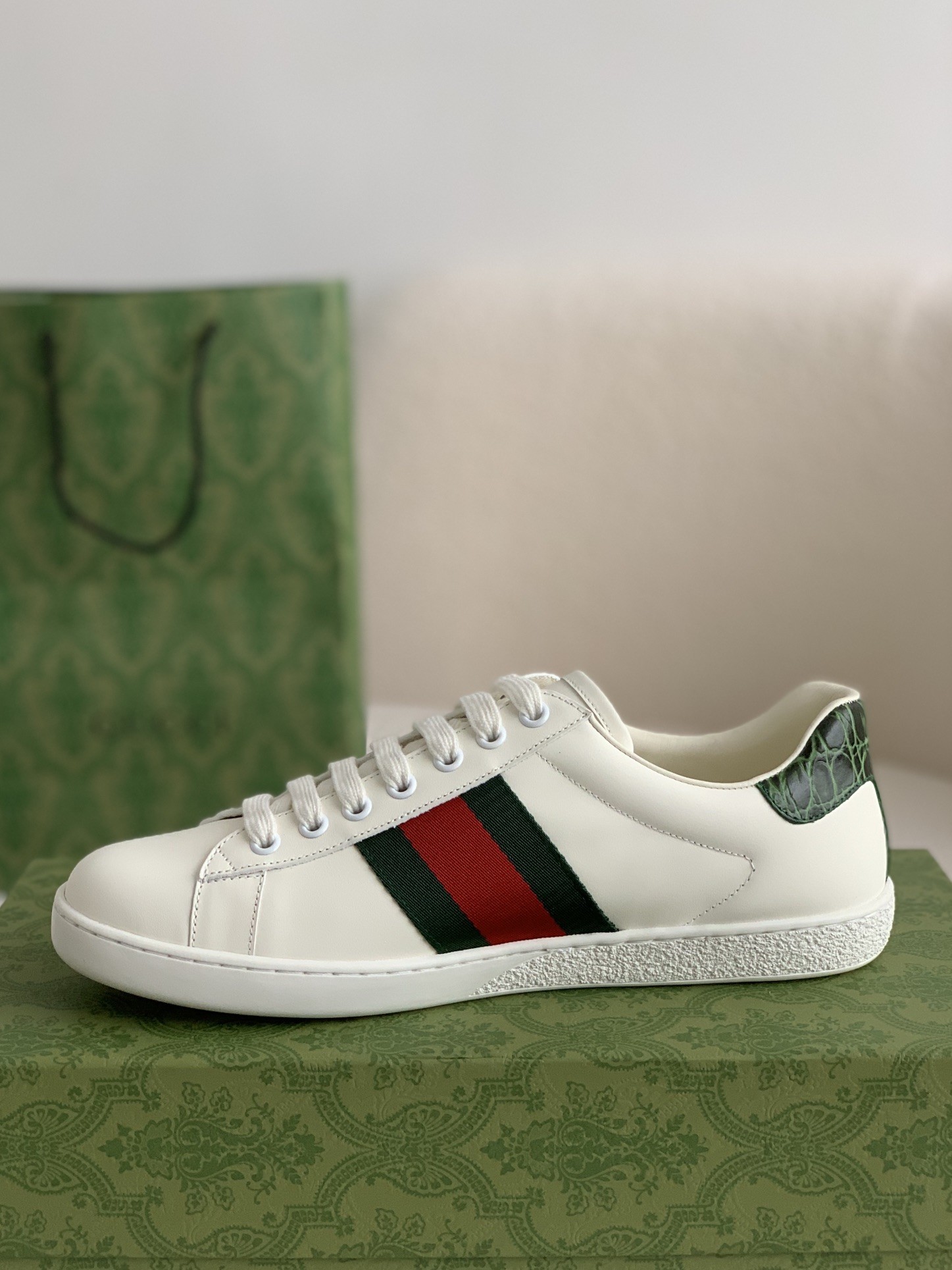 Gucci sneakers Support chip phone sensing