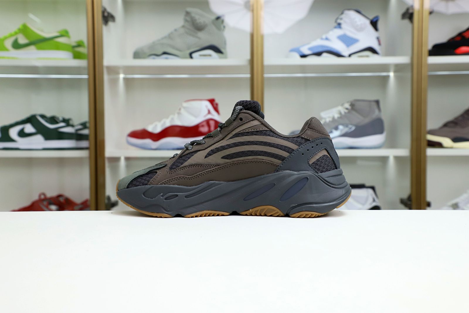 Yeezy boost 700 V2 Geode