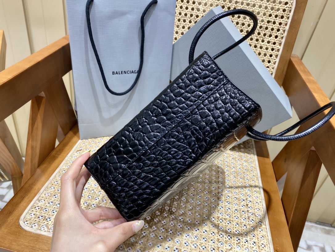 BALENCIAGA 𝗦𝗵𝗼𝗽𝗽𝗶𝗻𝗴 𝗯𝗮𝗴 Crocodile Shopping Paper Bag