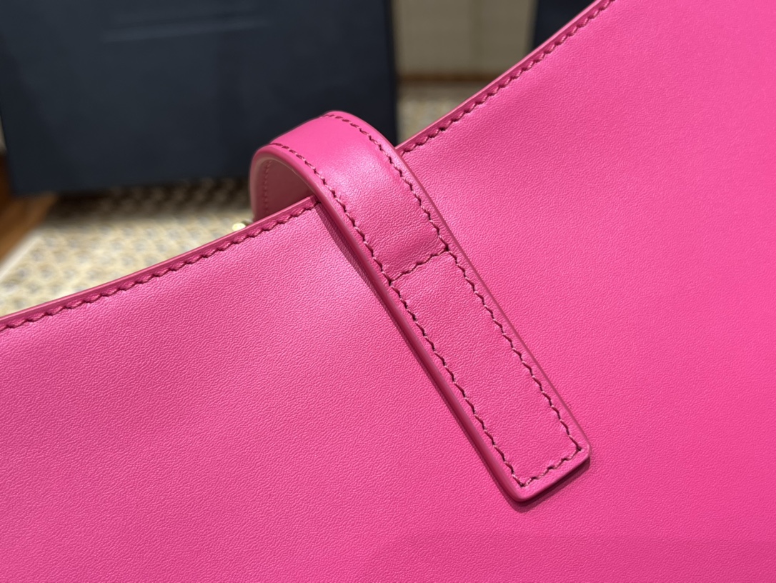 SAINT LAURENT Model: 657228 plain original leather.JD